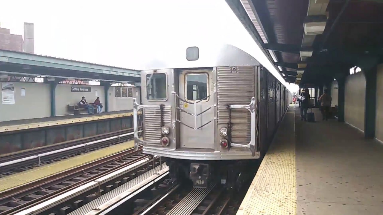 BMT Jamaica Line: R32 J Trains@Gates Avenue
