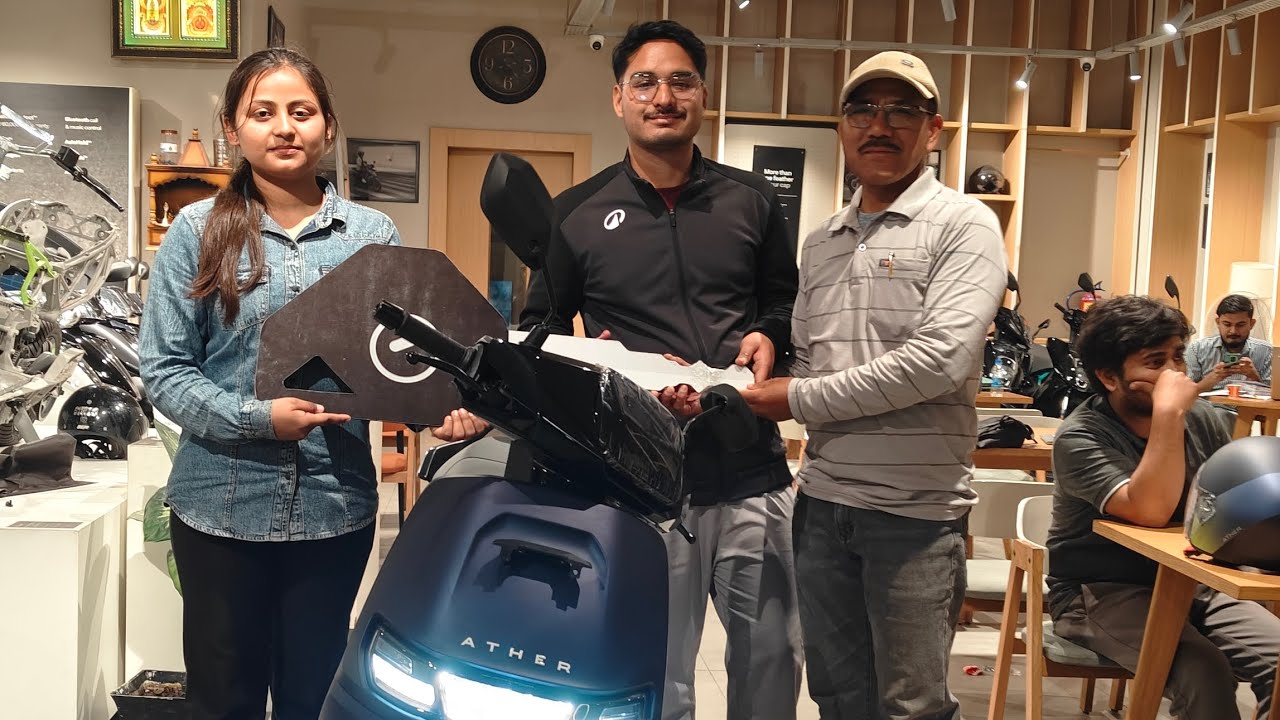 अपने जन्म दिन के 60वे वर्ष गांठ पर बेटे को दिया। एक इलैक्ट्रिक ATHER Two Wheeler।