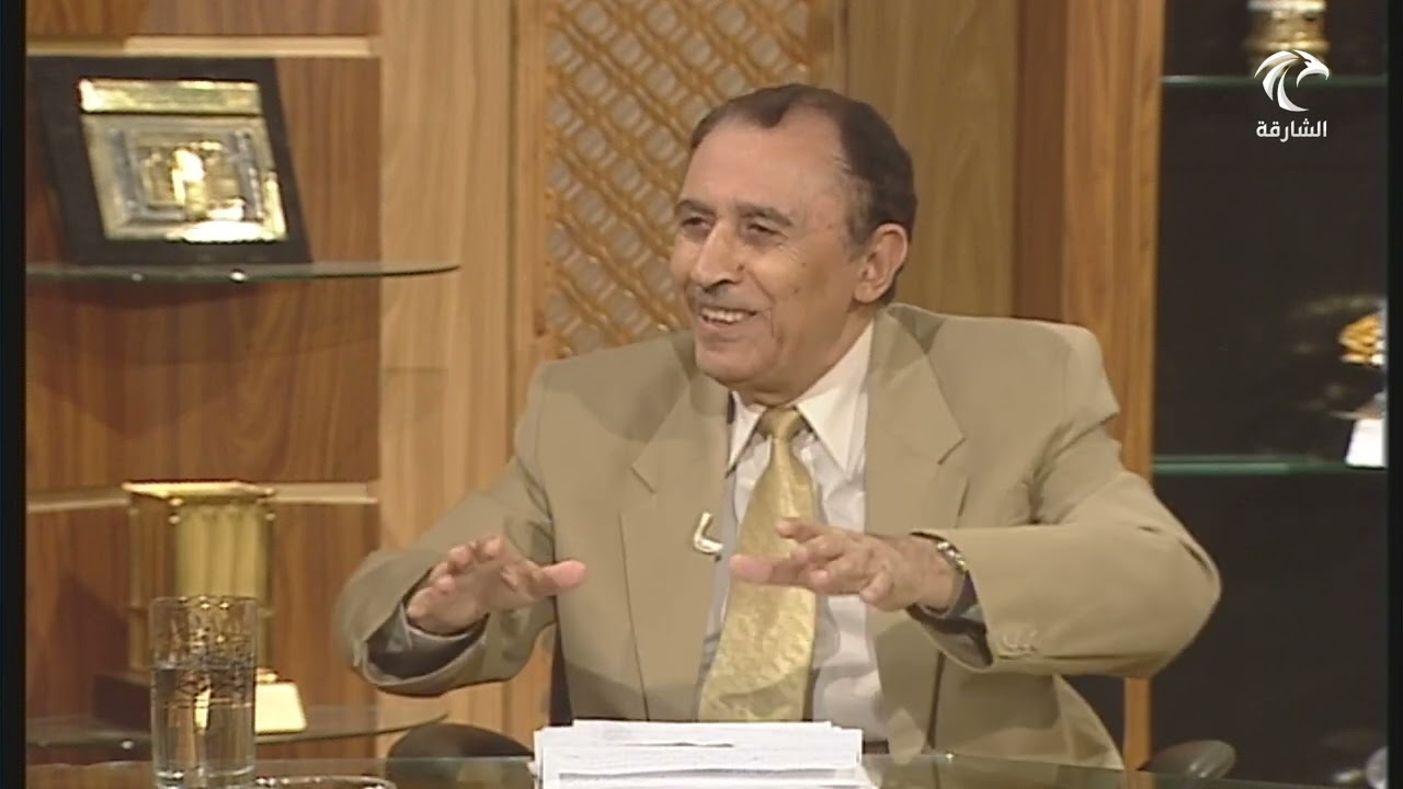 { يُخْرِجُ الْحَيَّ مِنَ الْمَيِّتِ وَمُخْرِجُ المَيِّتِ مِنَ الحَيِّ } الحكمة من استعمال يخرج ومخرج