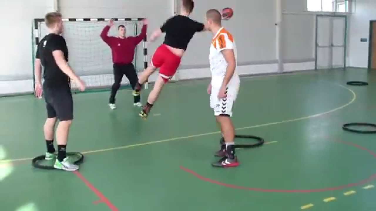 Be&aacute;ll&oacute; j&aacute;t&eacute;kos mozg&aacute;sa k&eacute;t v&eacute;dővel 2