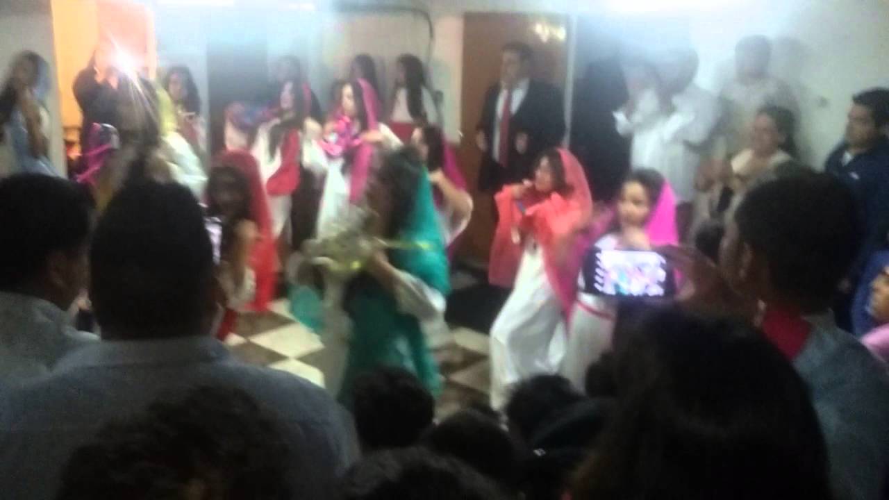 Danza de bendicion del coro y mini coro de la Iglesia de Almaguer