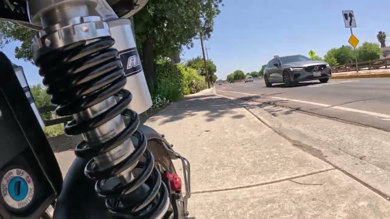Roadrunner Pro Rear shock upgrade in action Part 1