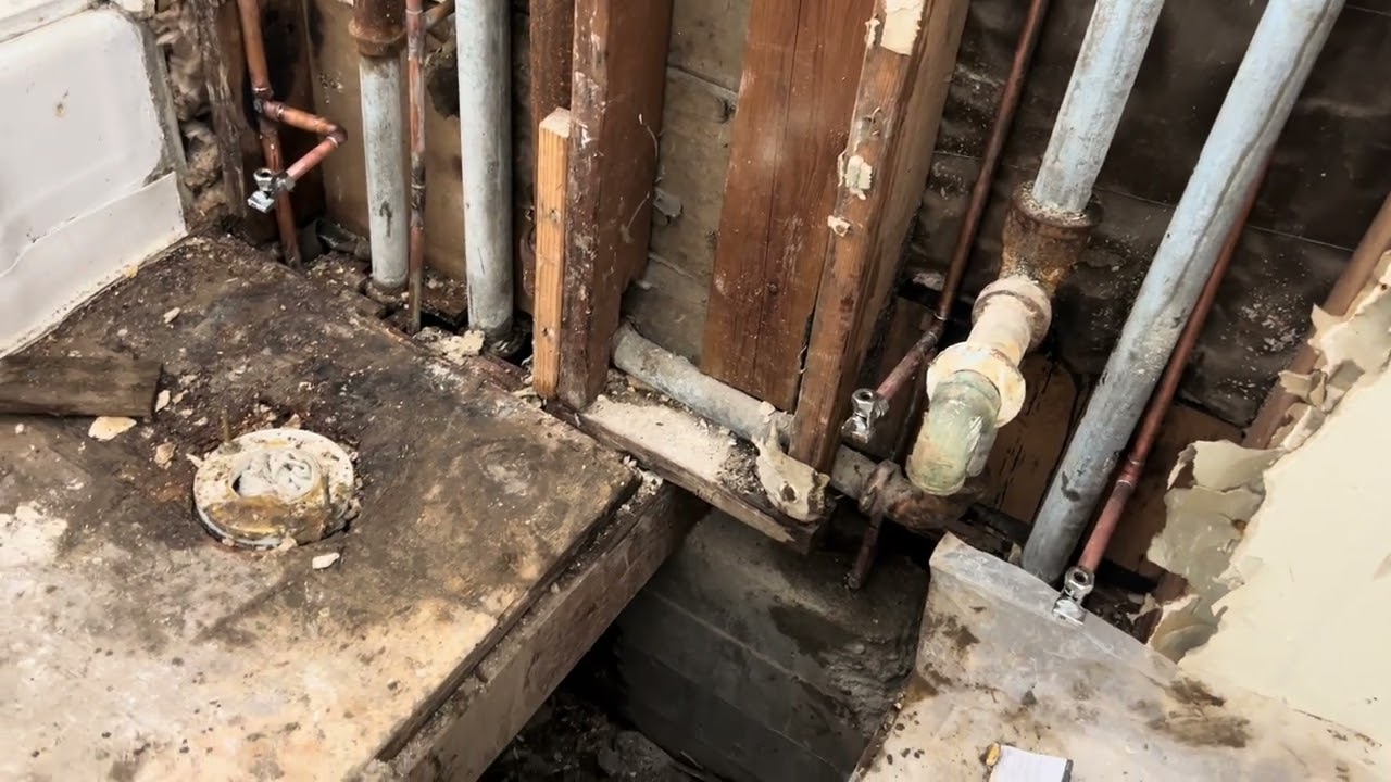BUT TUB  SHOWER  COPPER  LINE VIDEO  7