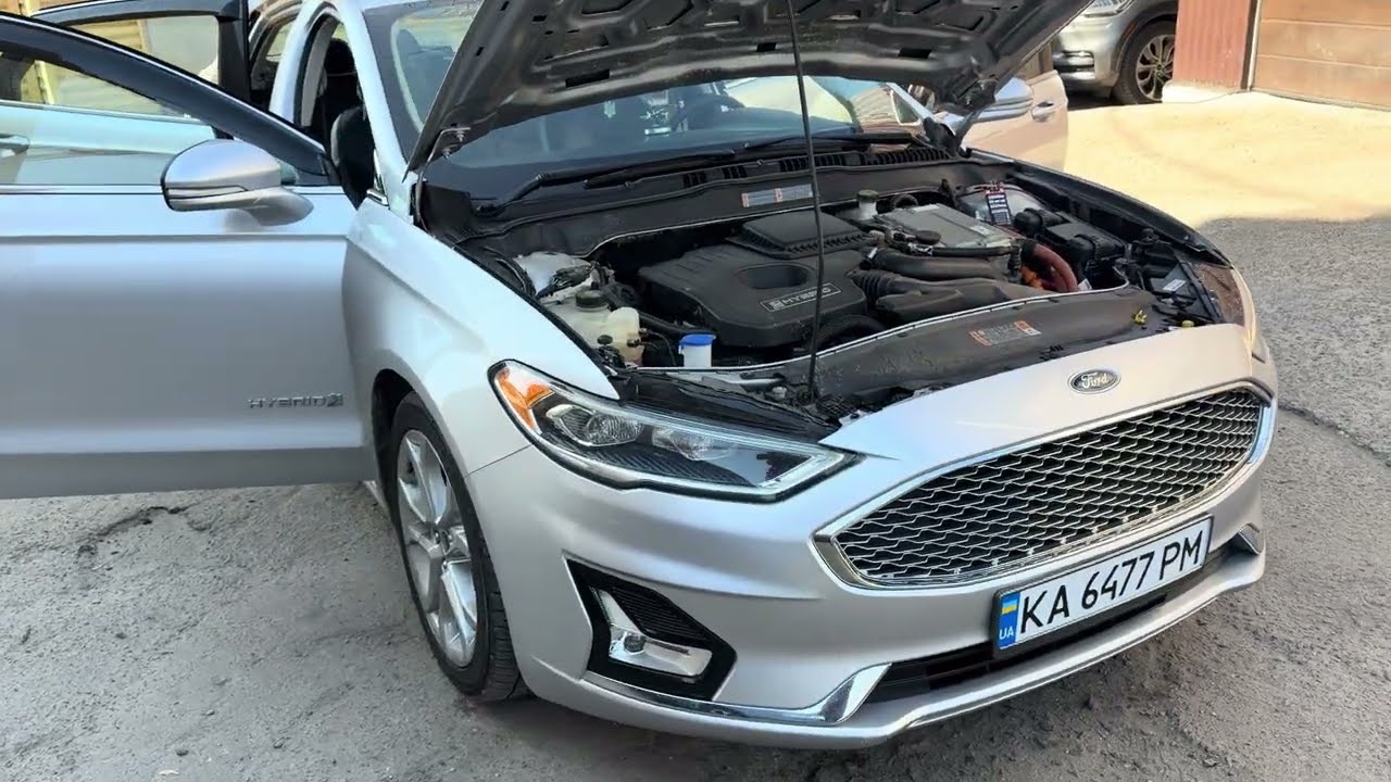 В продажі Ford Fusion hybrid 2018 року 