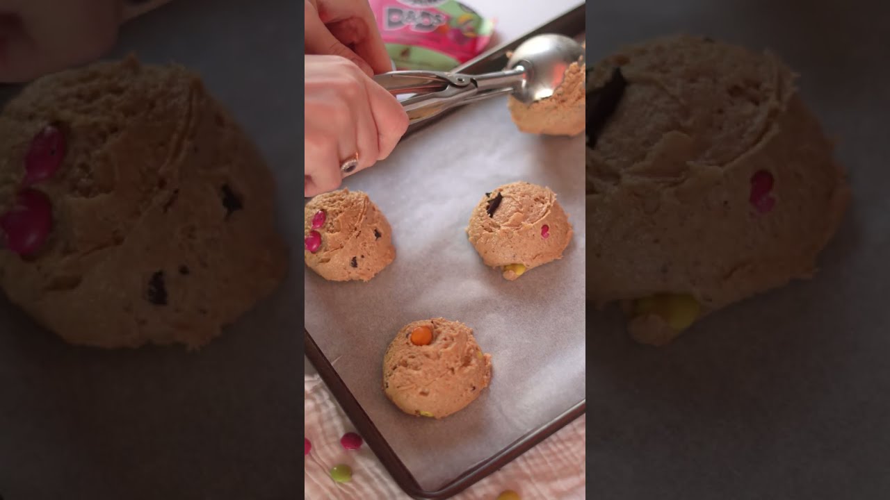 Vegan M&M Cookies