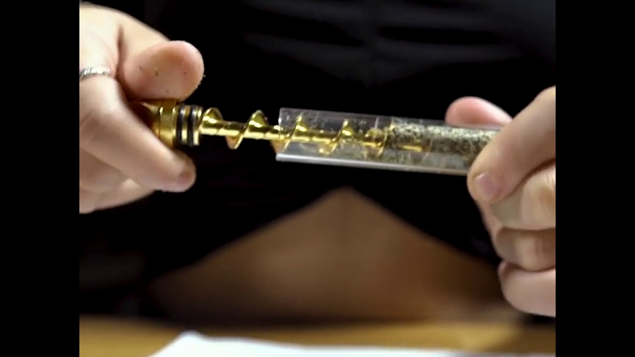 How to use a glass blunt