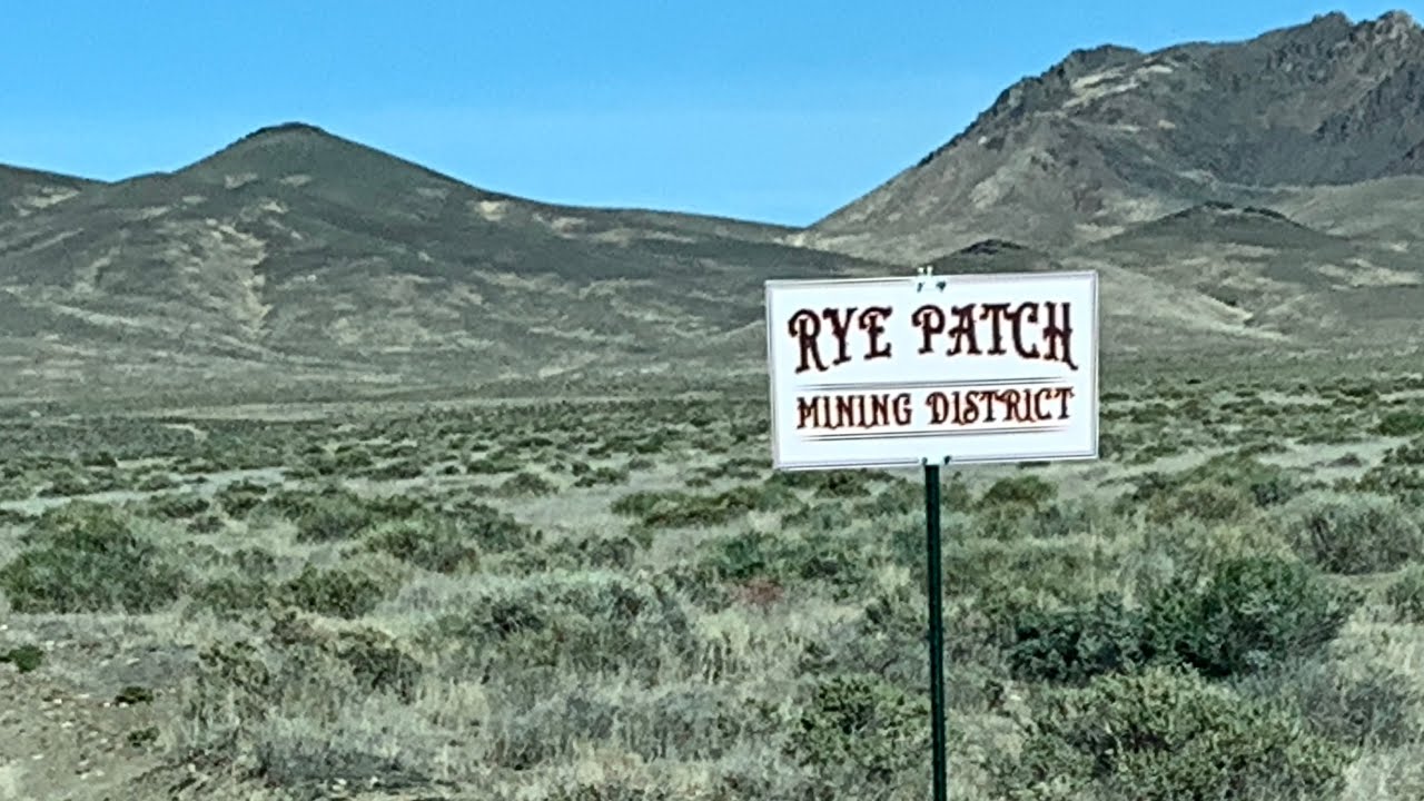 Metal detecting for gold in Nevada with the Garrett Axiom #garrett  #metaldetecting