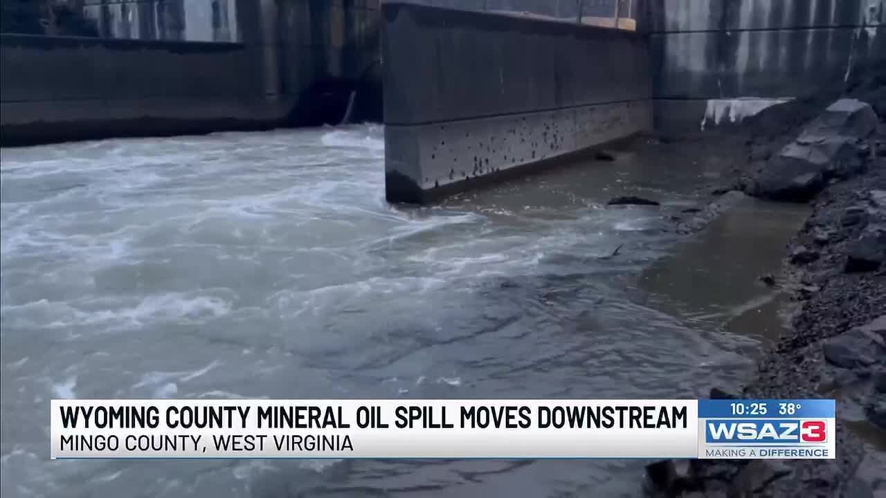 Community reacts to oil spill moving downstream