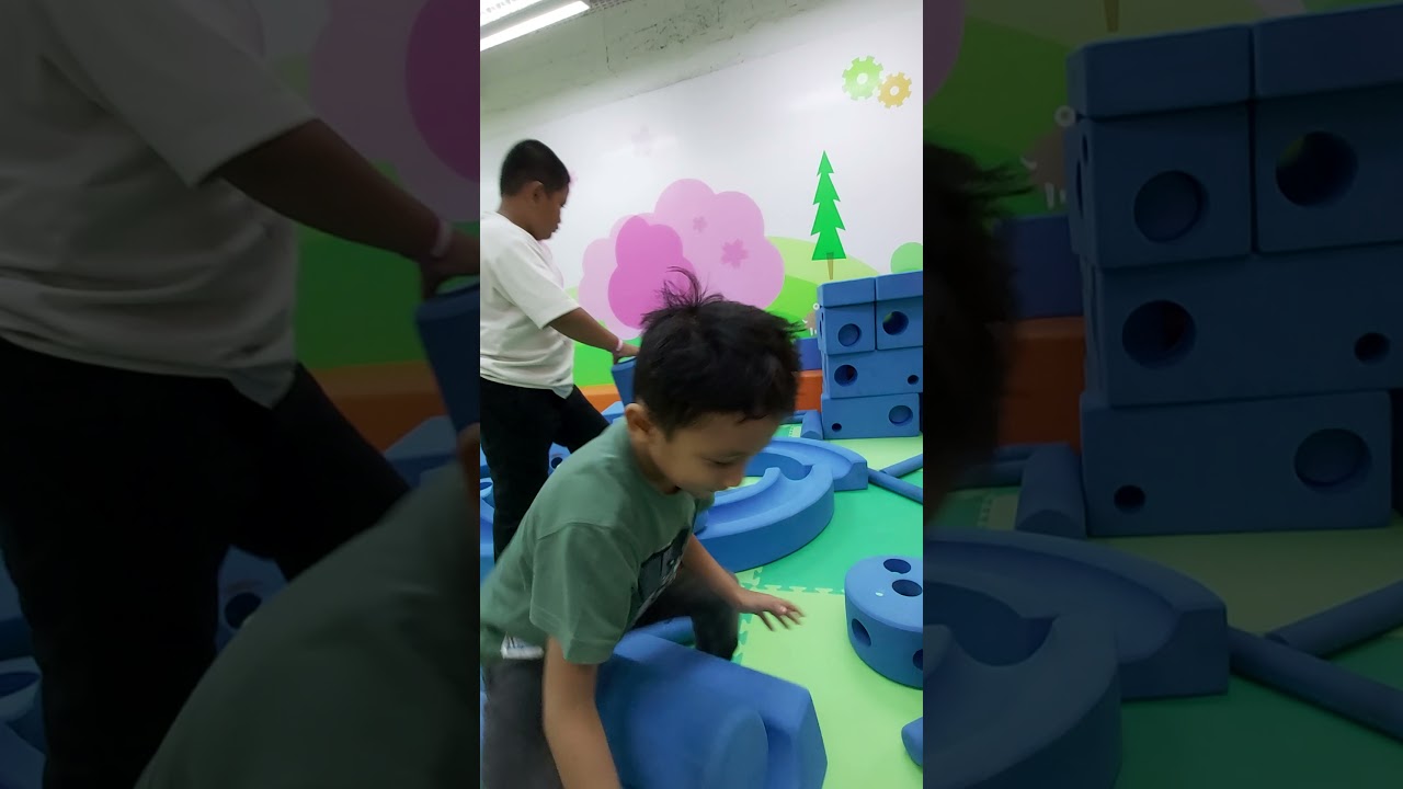 9 Feb 2020 Gibran n Kaenanta bermain di Kidzooona TP6(3)