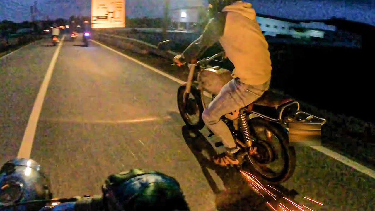 PUS A MINHA MOTA A DEITAR LUME !!!!