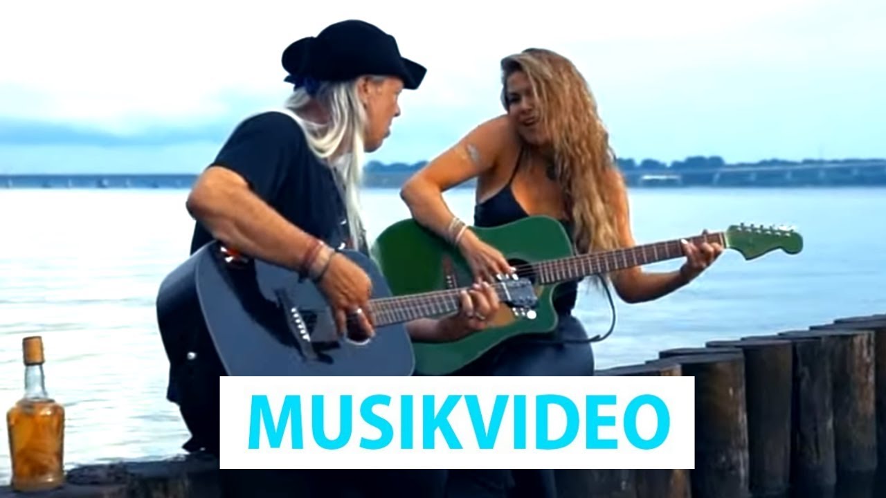 Diana Burger & Bernward B&uuml;ker - Bleib hier (Offizielles Video)