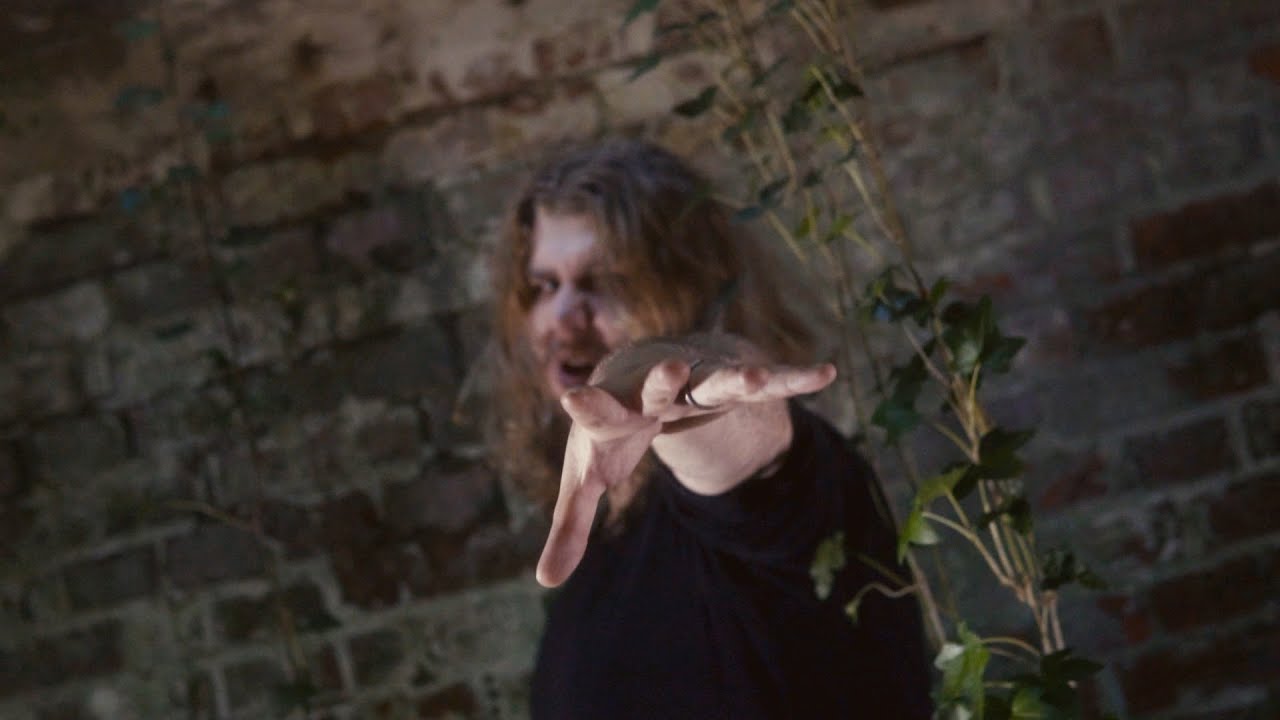 Maelf&oslash;y &ndash; Sleepless [Music Video]