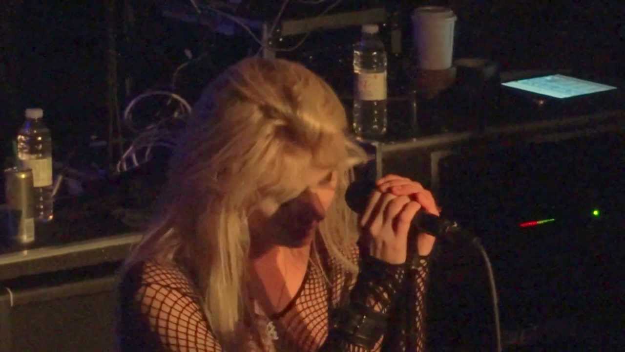 Pretty Reckless Factory Girl Live Quebec 2012 HD 1080P
