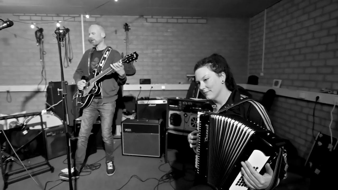 Sole Fiesta - ghost on the road