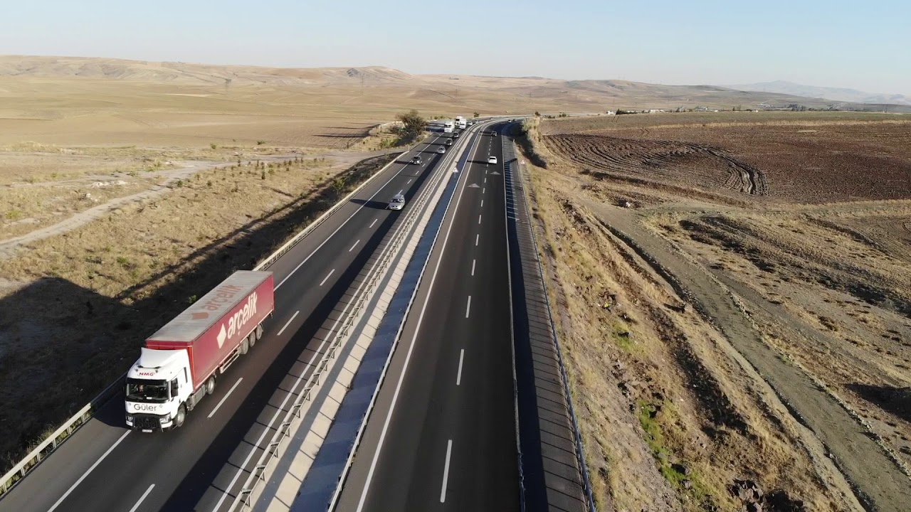 Ankara Gölbaşı Konya Yolu Abdal Yokuşu mevki(soğulcak köyü yanı) havadan video kaydı konya yolu kaza
