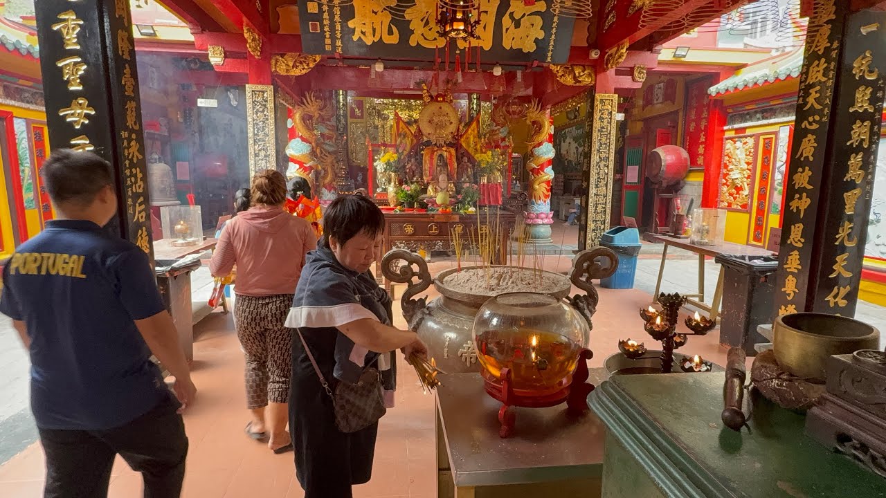 Quý đi chùa mẹ quan âm cầu gia đình sức khỏe cười muốn nội thương luôn 🙏🙏🙏🙏