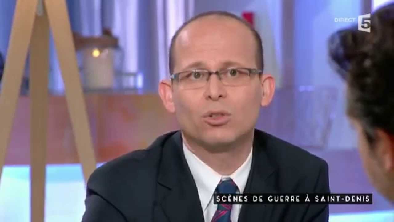 Scène de guerre à Saint Denis - C à vous - 18/11/2015