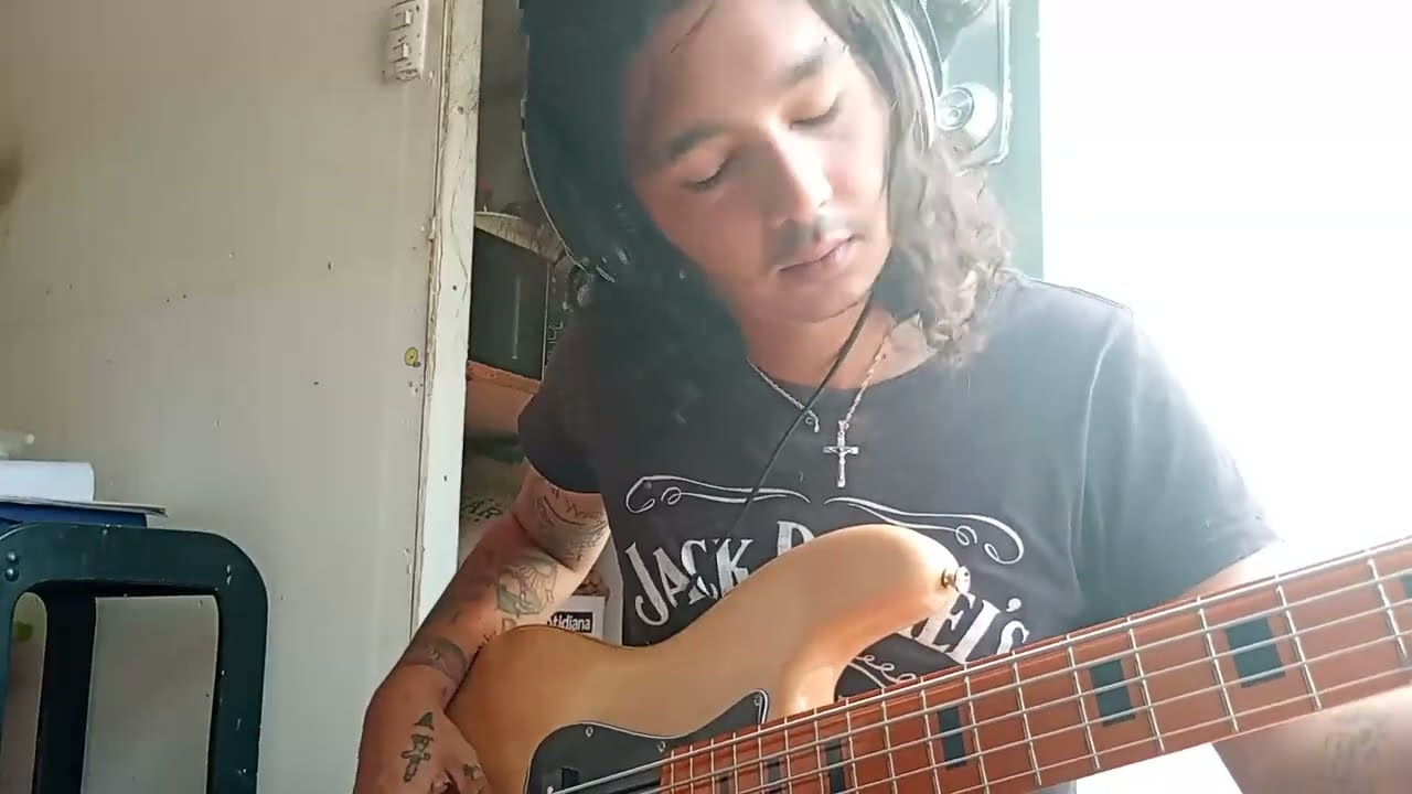 Prelude (Prueba de Sonido 5-String Bass) Bach