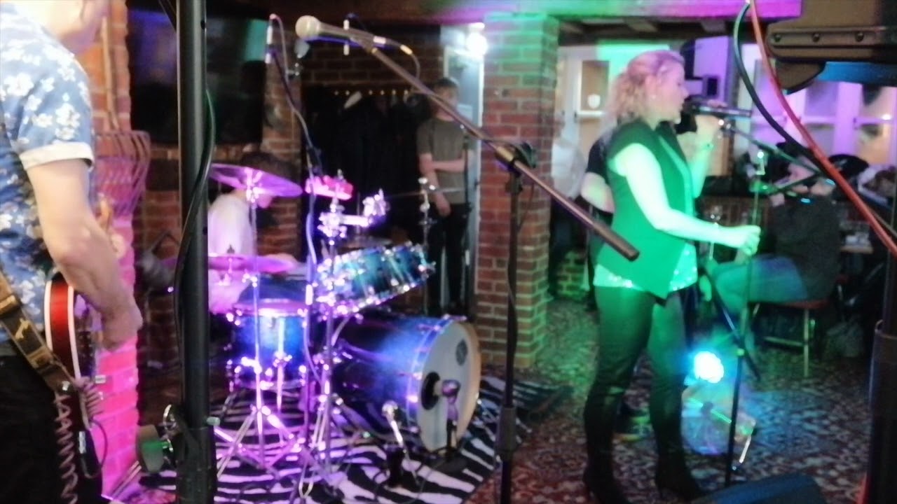 Decades Apart 'Yellow' Live @ The Unicorn