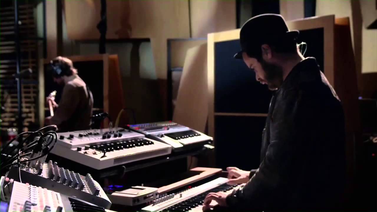 Kaiser Chiefs - On Track With SEAT