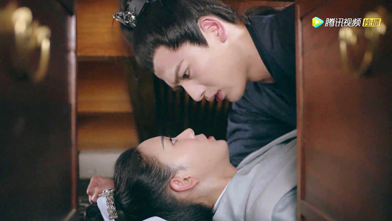 EP19：齐王苏瓷被困书架间，姿势暧昧，动弹不得 | 少女大人 电视剧 | 有间甜剧屋