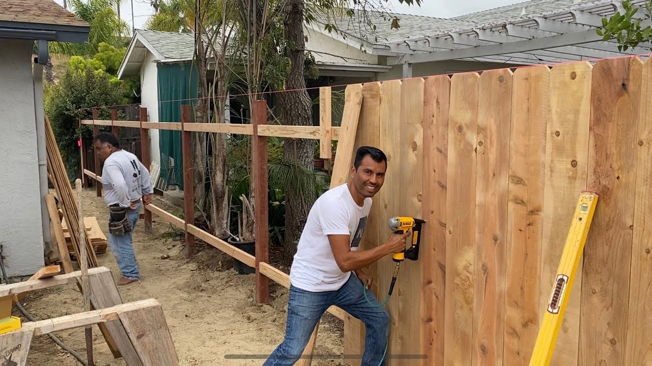 COMO HACER CERCOS DE MADERA en MINUTOS / how to build wood fences in minutes