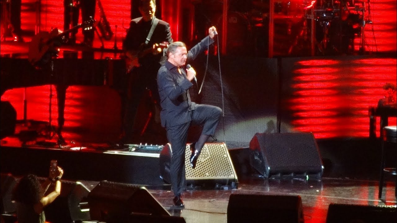 Luis Miguel Concierto Marzo 2018 Guadalajra Mexico Por Siempre Laberinto de los Famosos
