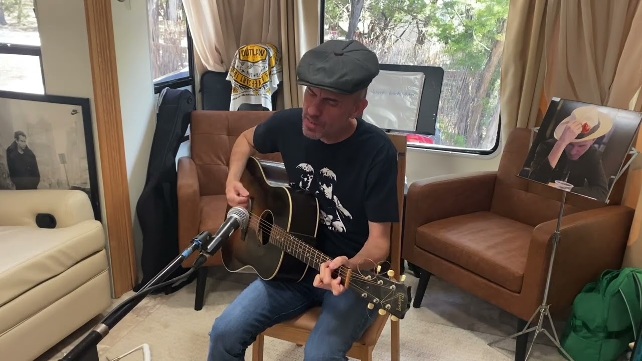 Don’t Look Back in Anger (Oasis Cover) by Jamie Thomas