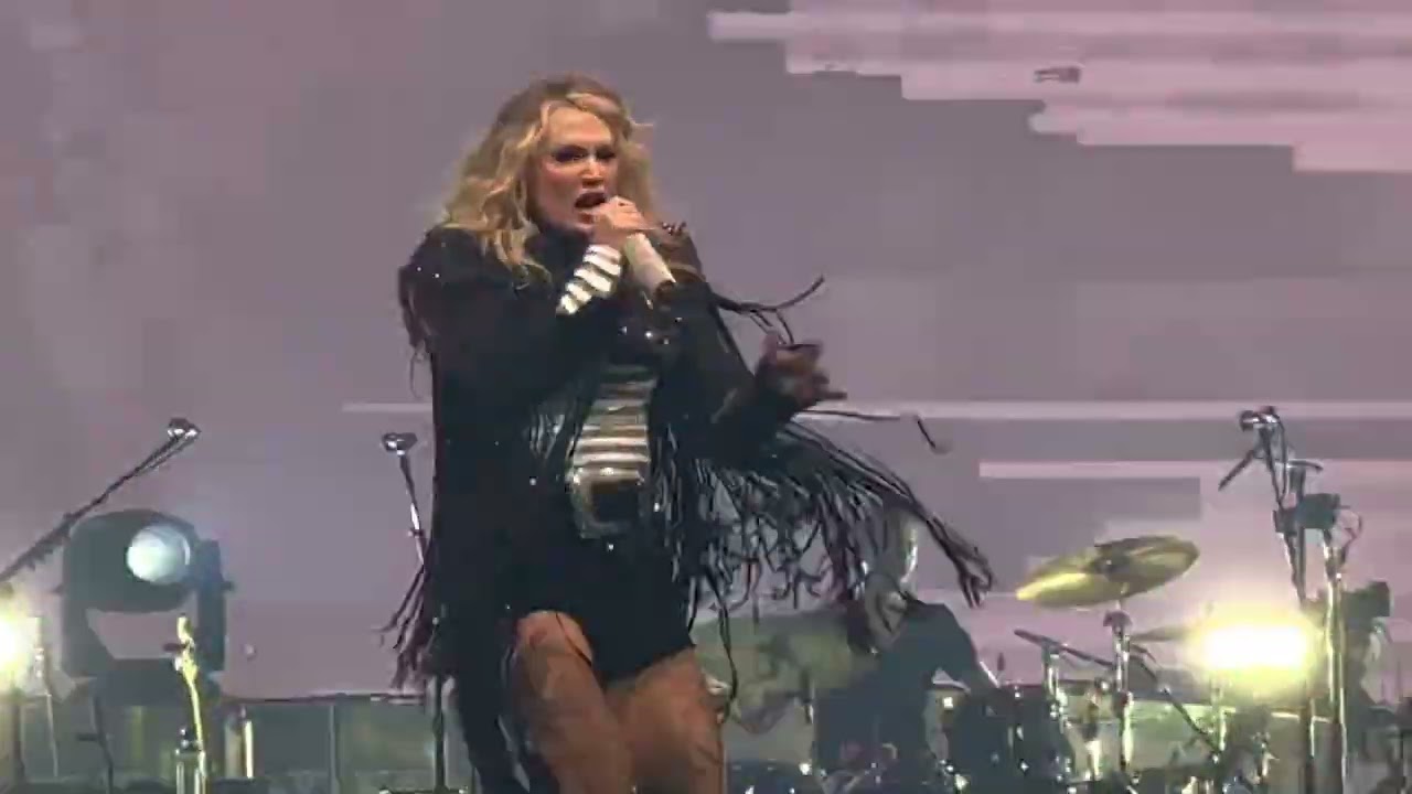 Carrie Underwood LIVE- “Flat on the Floor”; Denim and Rhinestones Tour; Tampa; 02/04/2023