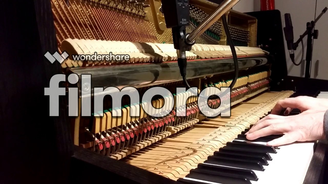 Weinbach upright piano dry + AKG c414