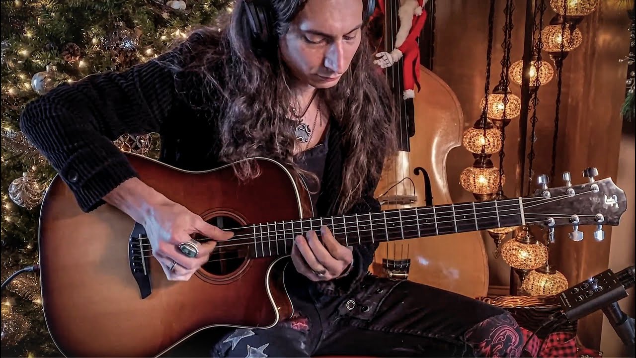 CHRISTMAS GUITAR - 