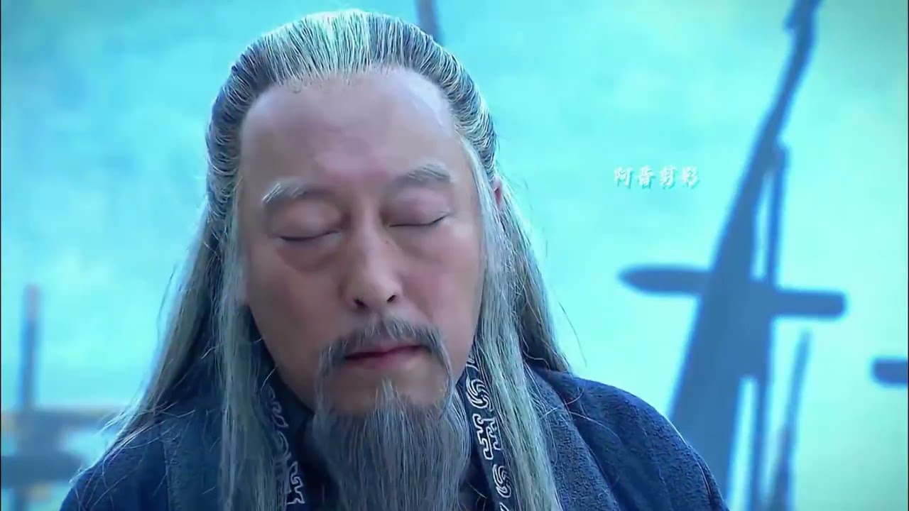 曹丕在托孤的选择上，他让曹休进位大司马统领全军，曹爽担任大将军，曹丕的目的很简单，现在朝中只有司马懿能压制诸葛亮，必须将司马懿留给下一代曹叡，但也必须用权势滔天的曹氏一族来压制他#司马懿 #空城计
