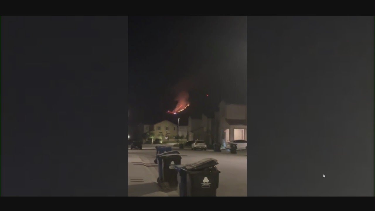 Brush fire burning near homes in Chatsworth