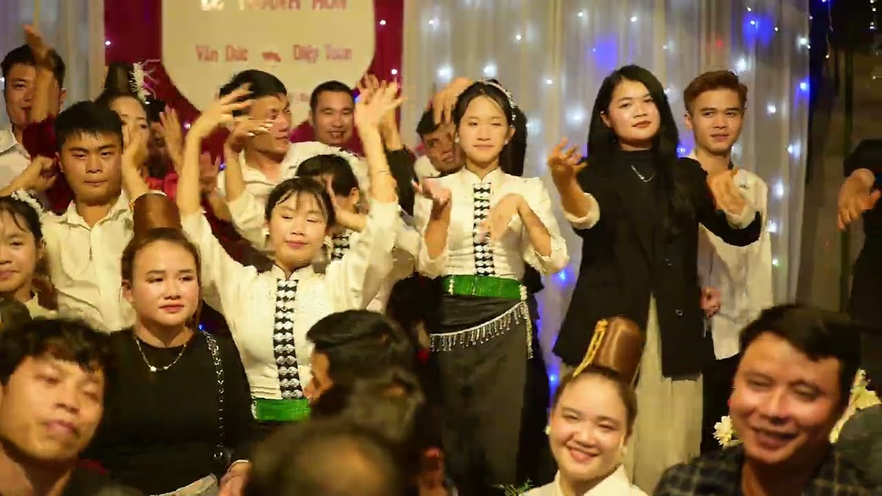 LTH CR VĂN ĐỨC - CD DIỆP TOẢN . GÁI XINH NHẢY NHƯ LÊN BAR KHÔNG XEM THÌ PHÍ. 