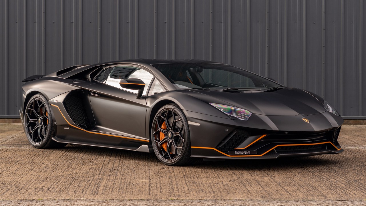 2022 Lamborghini Aventador Ultimae - Nero Nemesis - Walkaround (4K)