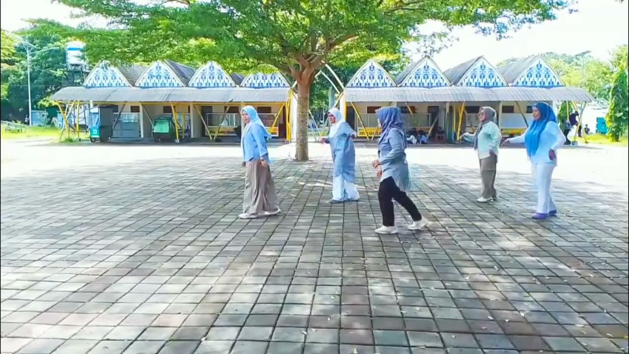 Hadi Hadi Mashallah Line Dance / Coreo. Siti Kha (INA) & Santy Sept (INA)/Demo. Cheerful Line Dance