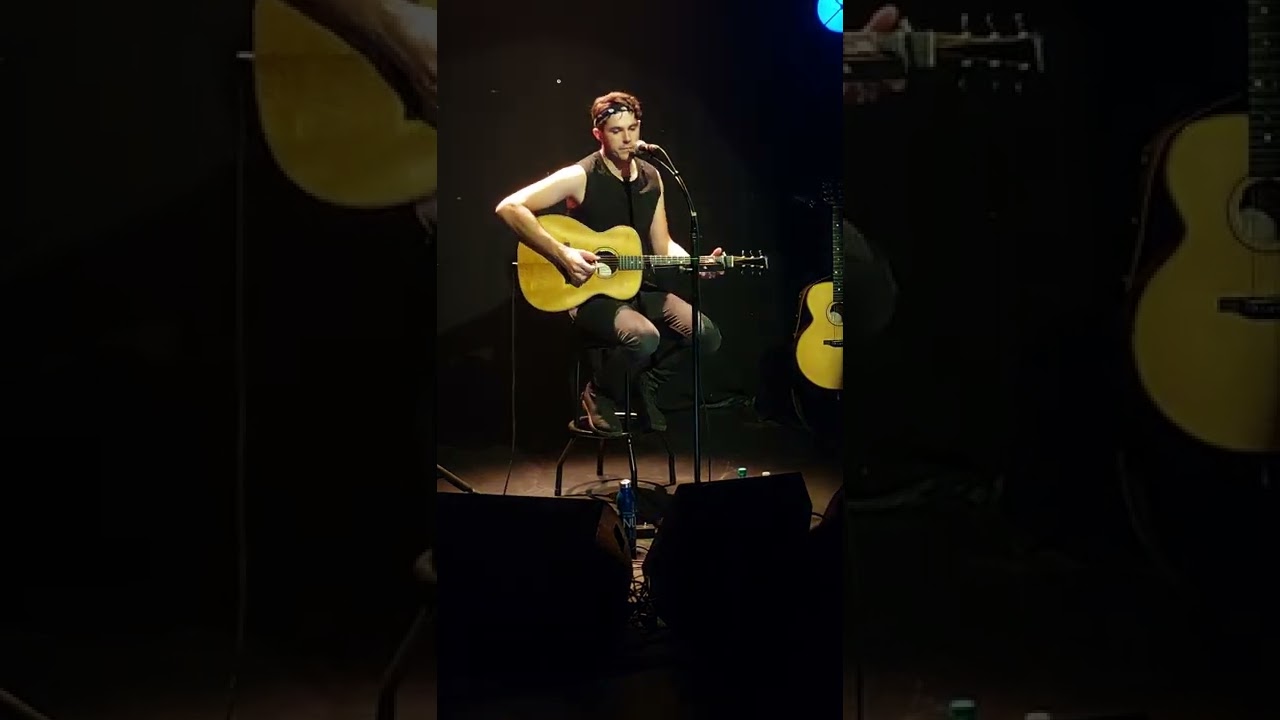 Lilian Renaud - Octobre -27/8/2022 - Amathay-Vésigneux (intro:les cordes vocales)