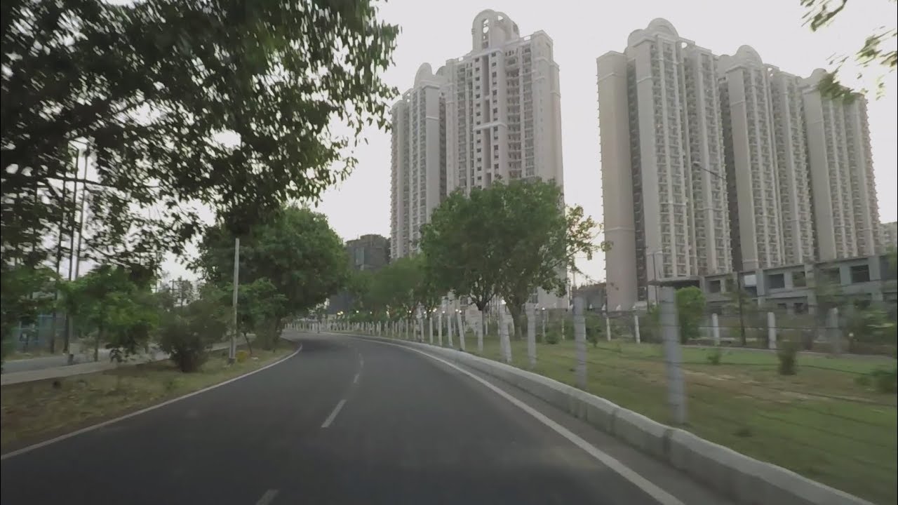 Driving in Greater Noida - Uttar Pradesh, India