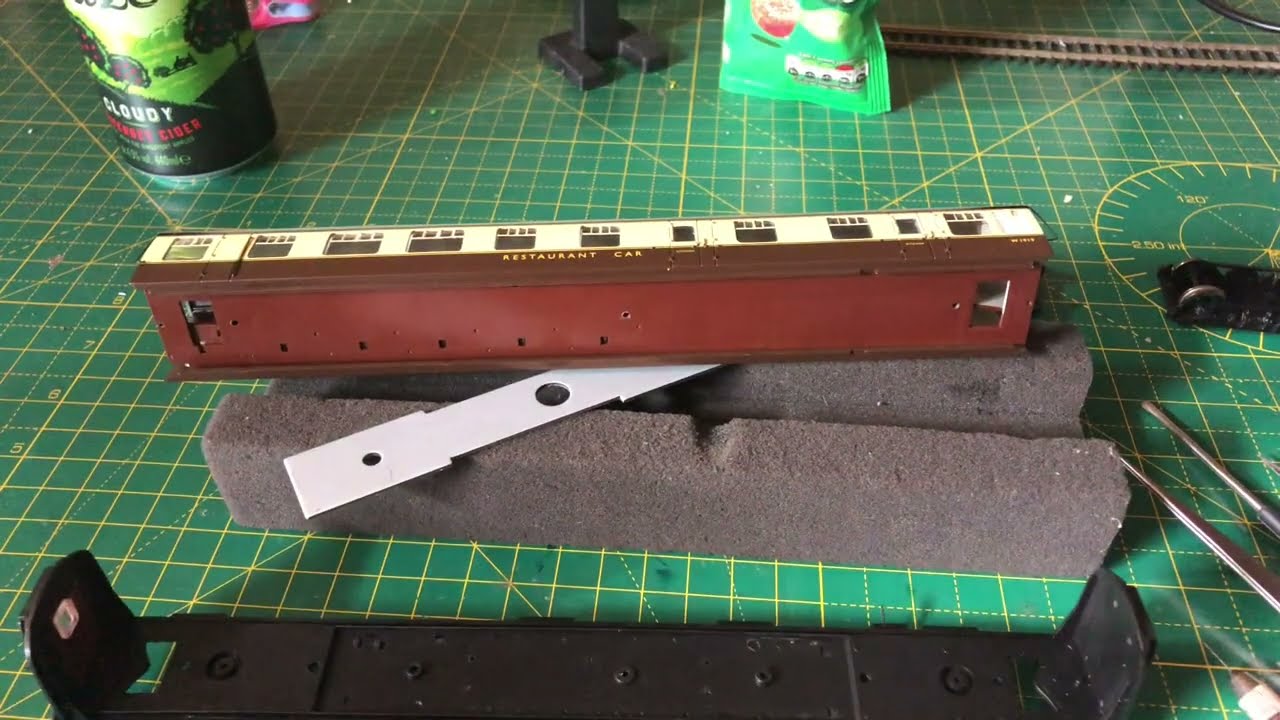 How to: Bachmann MK1 Coach Removal.