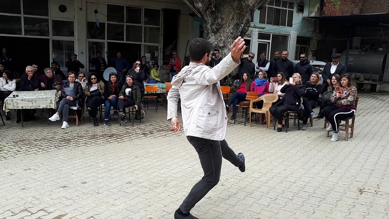 Selim &Ouml;zyol ustadan y&uuml;rekleri titretecek bir ağır zeybek
