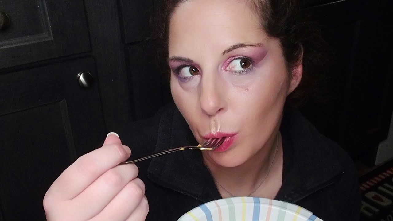 EATING WITH DENTURES: FIRST WEEK #denture #eatingwithdentures #dentureadhesive