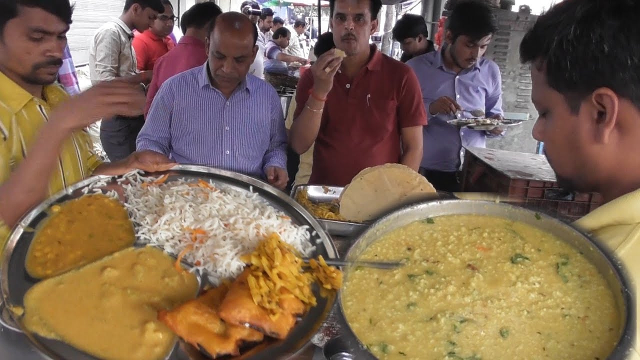 It's a Best Place to eat - Office Time Lunch in Kolkata - Veg Rice thali @ 40 rs