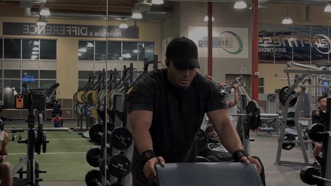 Failure on barbell overhead tricep extensions. ￼
