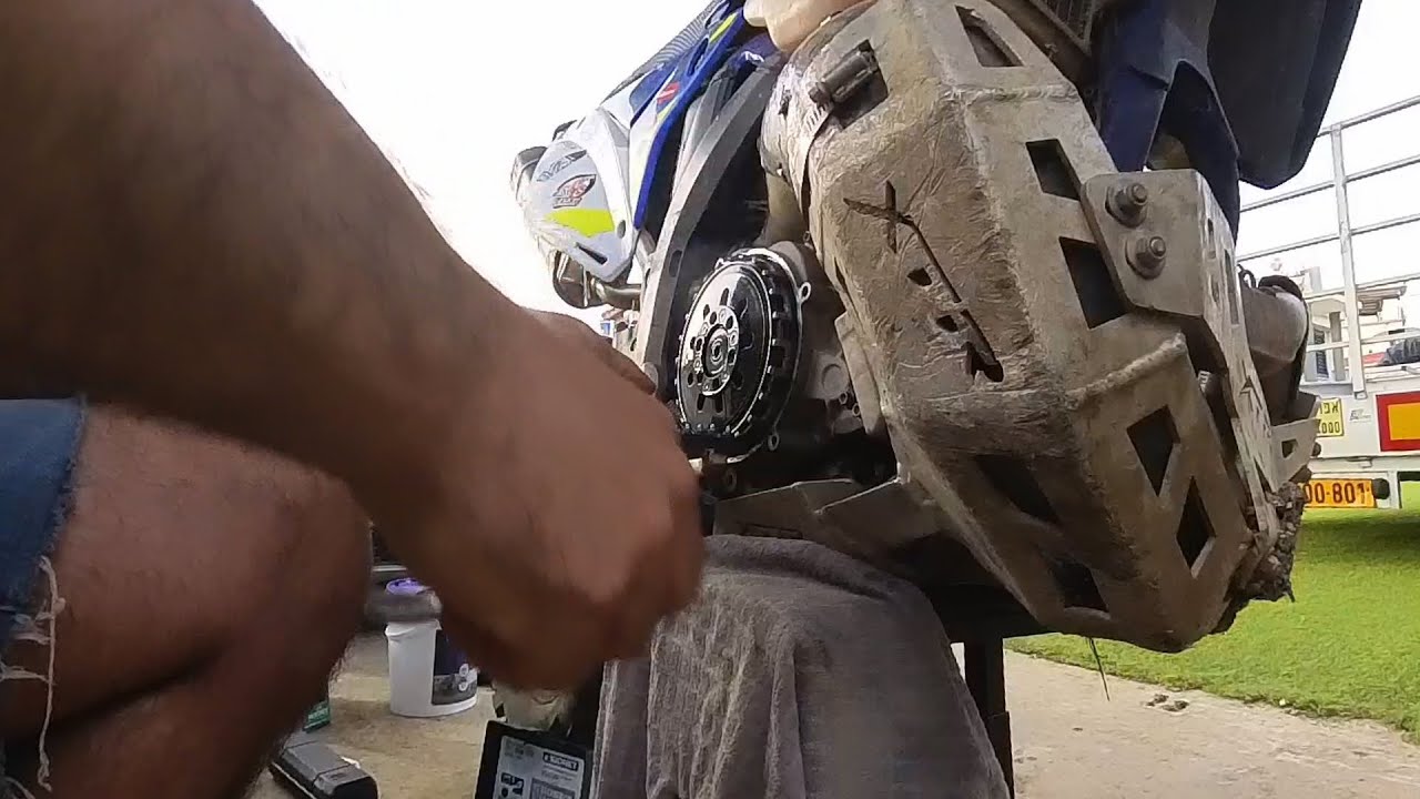 החלפת קלאץ וריקון שמן בשרקו פקטורי - SHERCO 250 FACTORY - clutch replacement and oil change