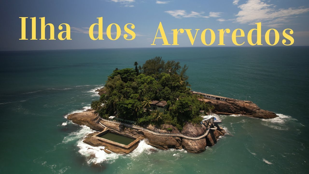 Drone filma a Ilha dos Arvoredos no Guarujá SP