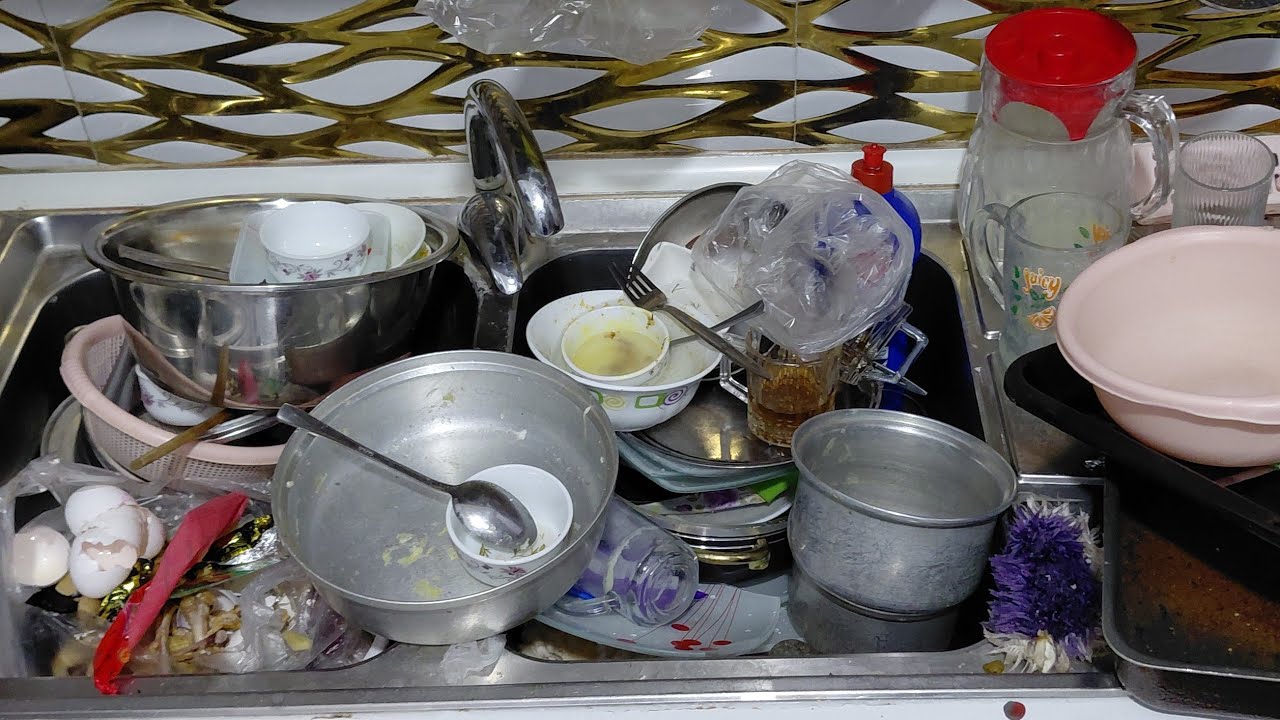 Dishwashing ASMR – When Water Whispers Peace