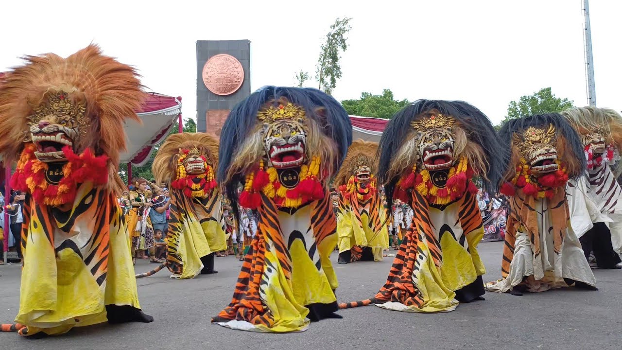 VIRAL ‼️Aksi memukau seni barong RISANG GUNTUR SETO Kirab  BUDAYA HARI JADI Kota BLORA ke 275