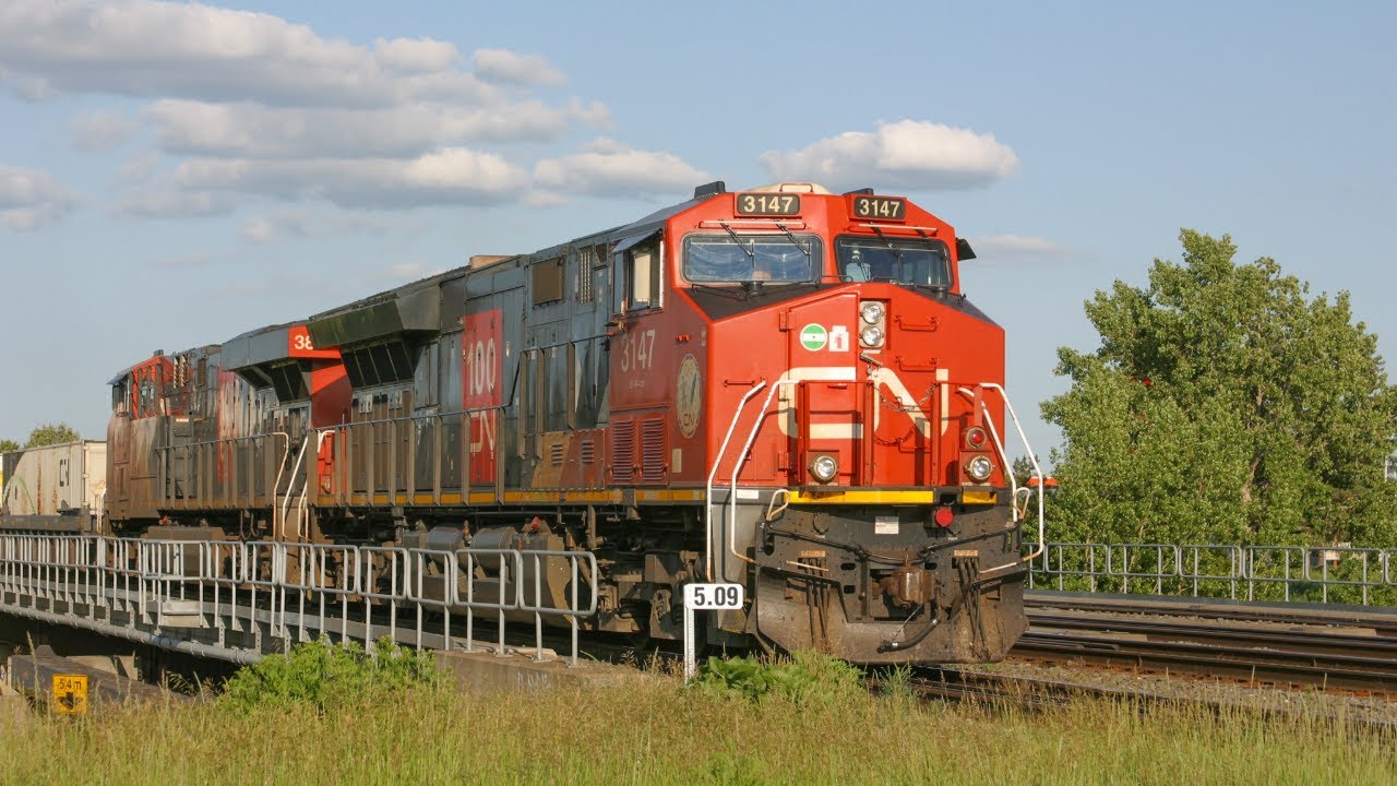CN 109 Passing The Foam King on the CN Edson Sub