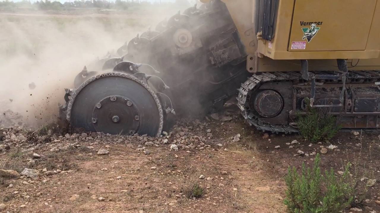 Vermeer T855 Terrain Leveler in action