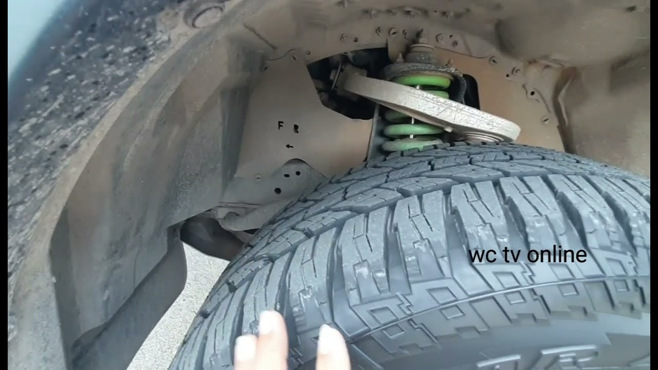REVO Maintenance - Редактор использует шины Yokohama Geolander G015 с мелким протектором AT на ор...